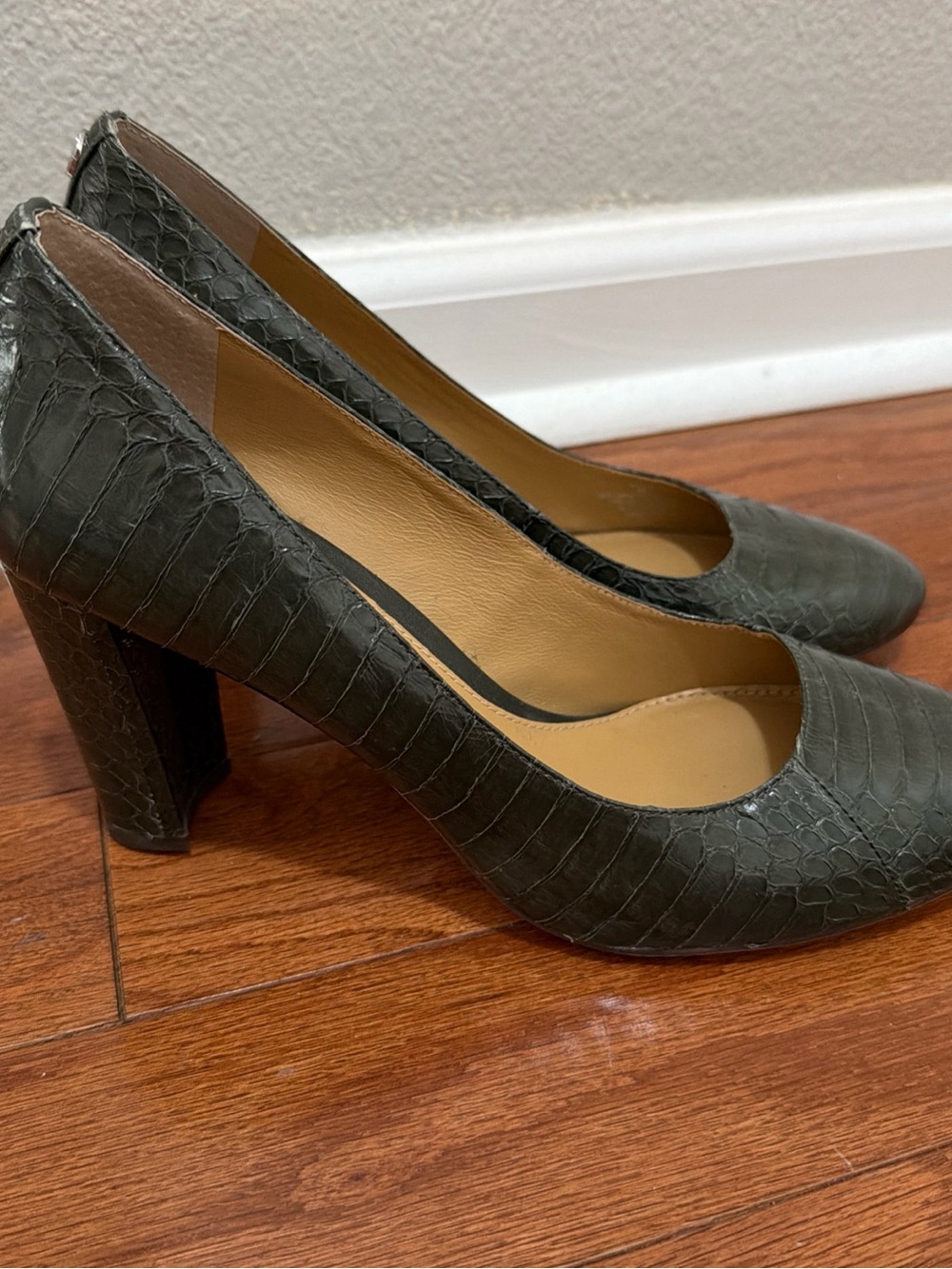Lauren Ralph Lauren Maddie dark olive Snake Skin Pumps Size 8B